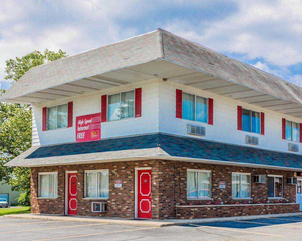 Rodeway Inn Kalkaska Exterior photo
